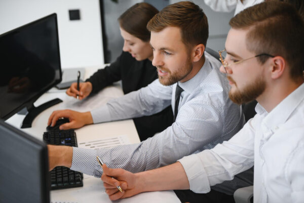 Управление аутстаффинг-командами: как превратить внешних разработчиков в часть своей экосистемы